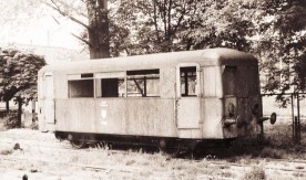 Wagon motorowy SN51-02 do ruchu lokalnego produkcji niemieckiej z 1934 r. na bocznicy stacji Łódź Widzew. 3 czerwca 1990 r. Fot. Andrzej Grycuk. Wagon obecnie znajduje się w siedzibie Polskiego Stowarzyszenia Miłośników Kolei w Skierniewicach.

Sygnatura: 4593/46.